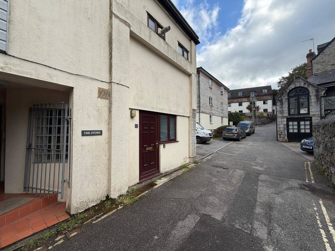 Flat 5 The Store, Penryn, Cornwall, TR10 8DL