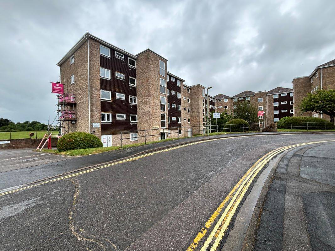 Flat 9 Milford Court, Gale Moor Avenue, Gosport, Hampshire, PO12 2TN