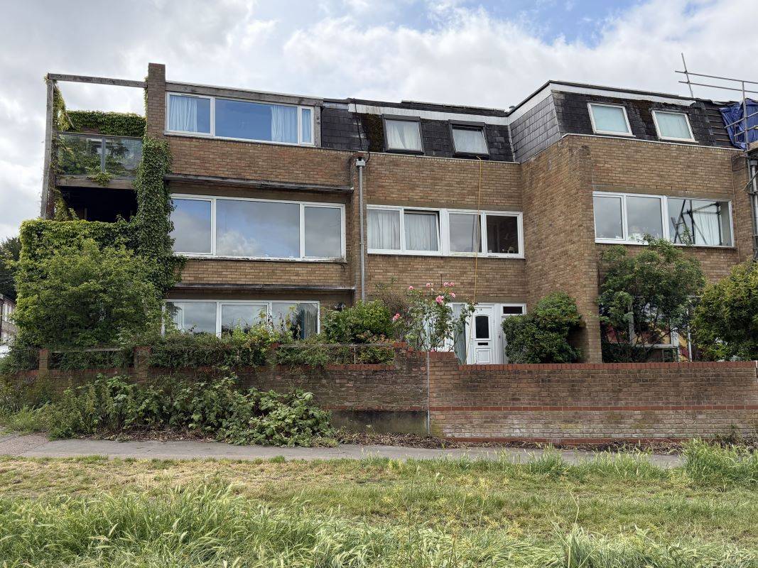 19 North Terrace, Cambridge, Cambridgeshire, CB5 8DJ