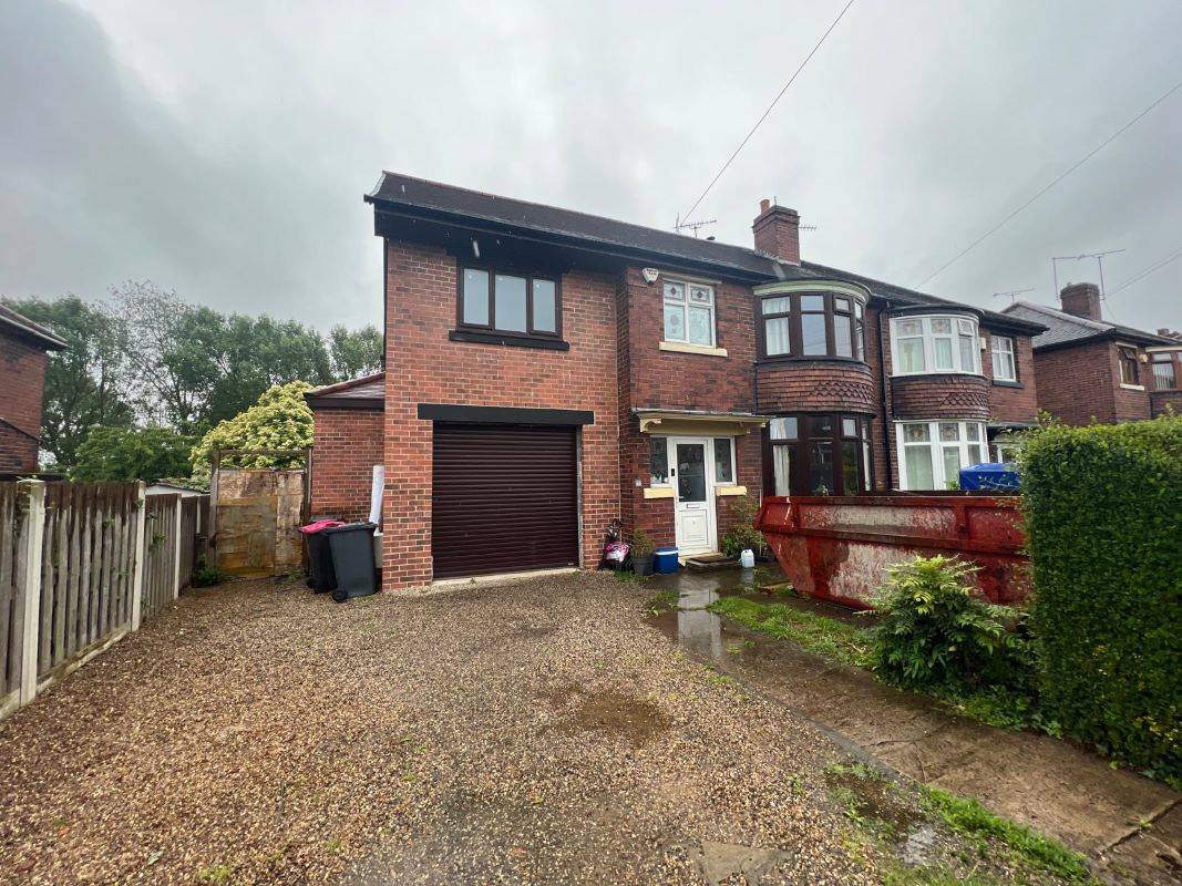40 Roundwood Grove Rawmarsh, Rotherham, South Yorkshire, S62 5HN