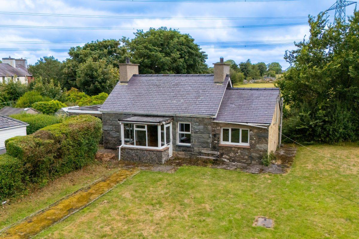 Tyn Y Gerddi Penisarwaun, Caernarfon, Gwynedd, LL55 3PW