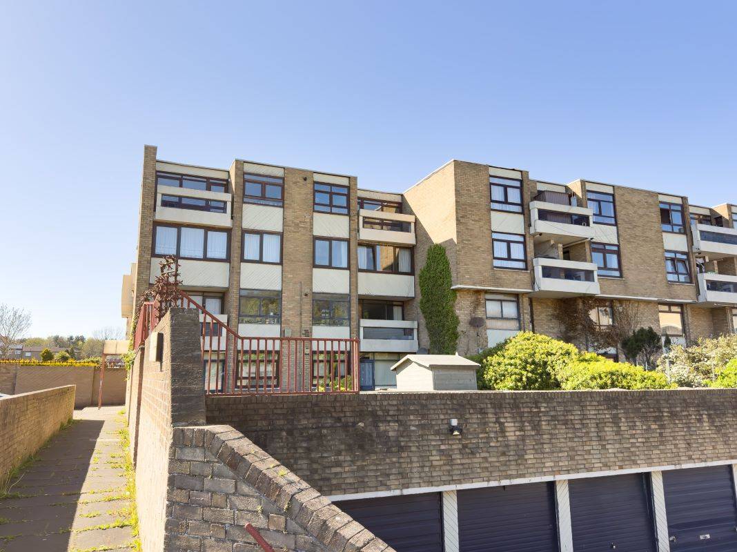 72, Neville Court, Washington, Tyne And Wear, NE37 3DY