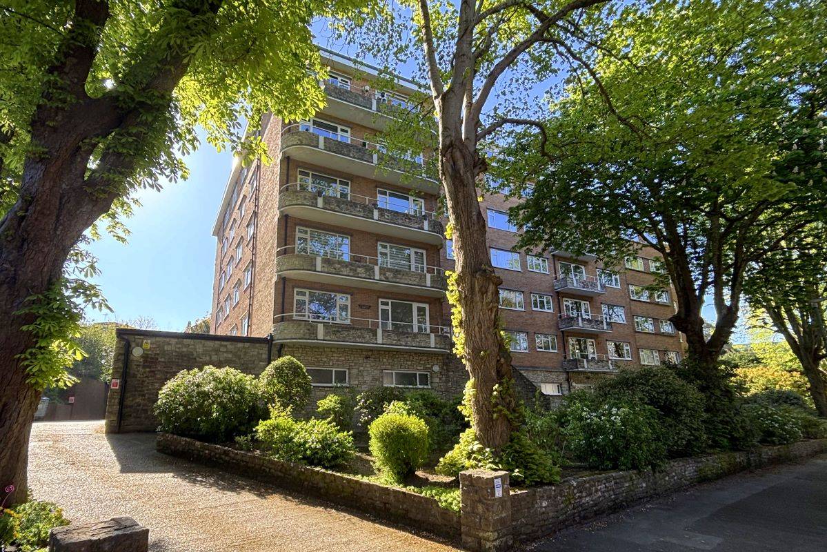 Flat 2 Crescent Court, Bournemouth, Dorset, BH2 5LA
