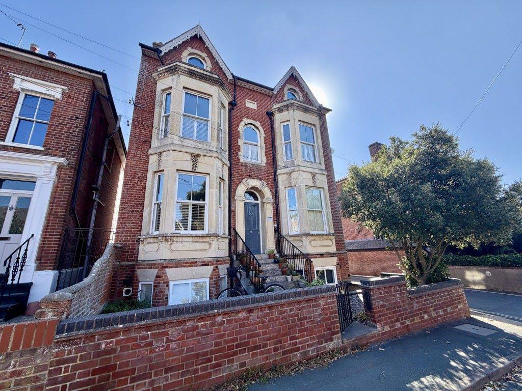Flat 6, Jolly House 128 High Street, Colchester, Essex, CO7 9AF