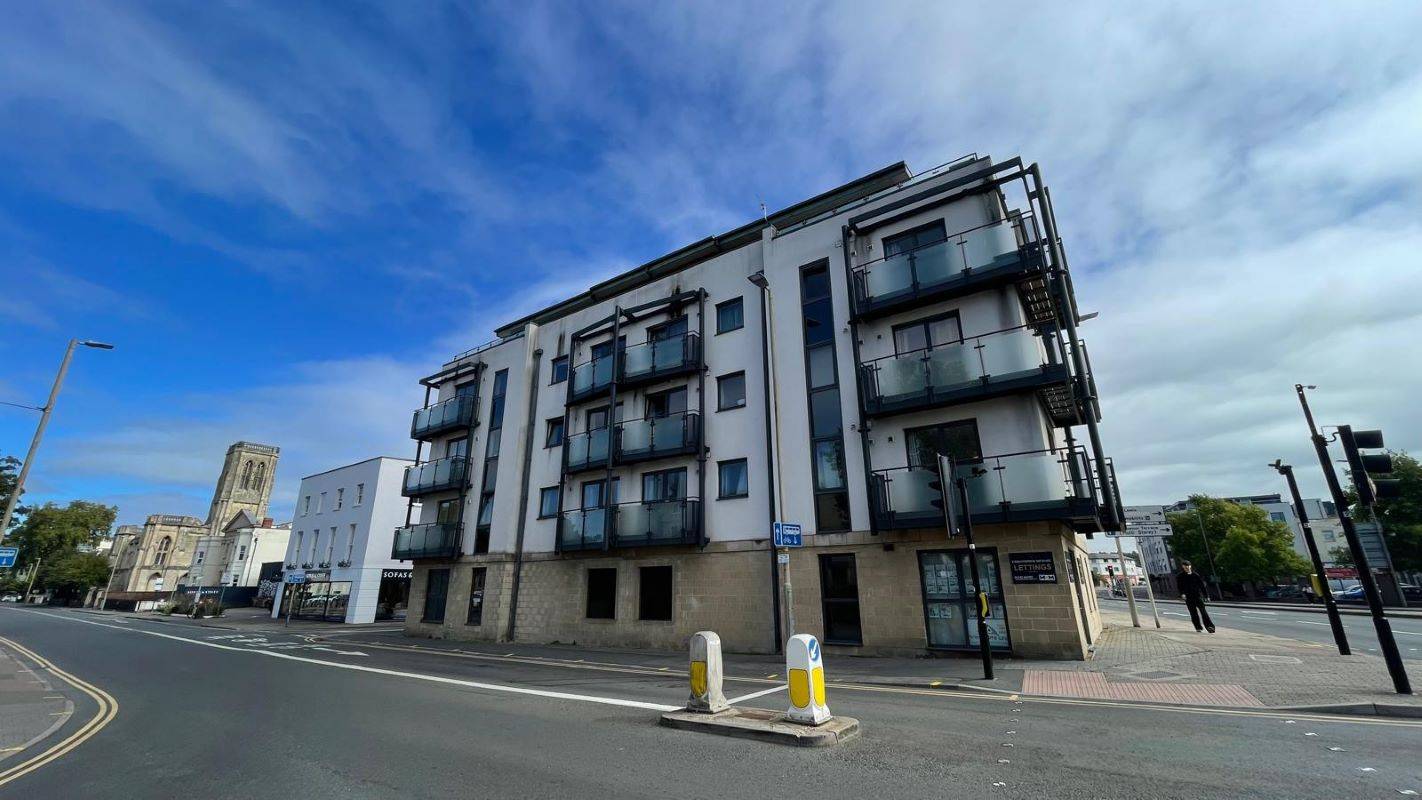 Apartment 3 Millennium Plaza, Cheltenham, Gloucestershire, GL52 2NB