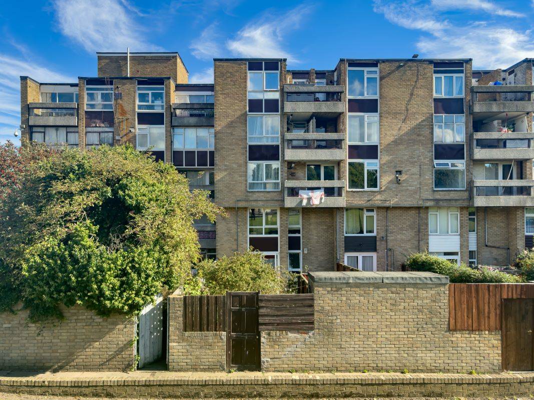 126 Waterloo Walk, Washington, Tyne And Wear, NE37 3EN