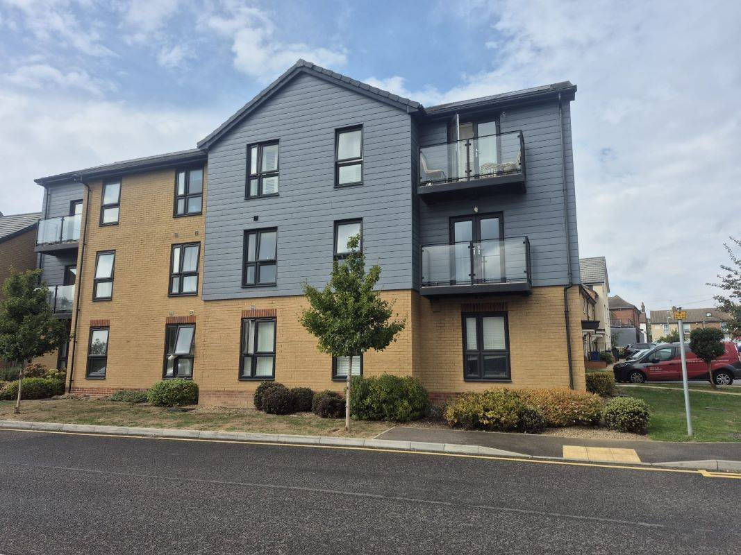 21 Lywood Drive, Sittingbourne, Kent, ME10 2FT