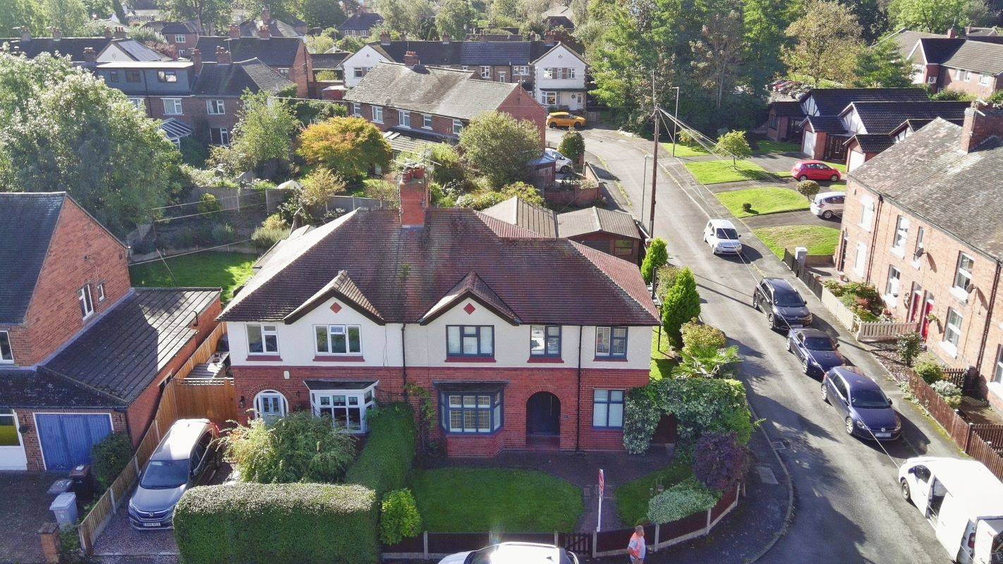 2 Hillfield Gardens, Nantwich, Cheshire, CW5 7BU