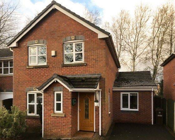 11 Park Hills Close, Bury, Lancashire, BL9 9HB