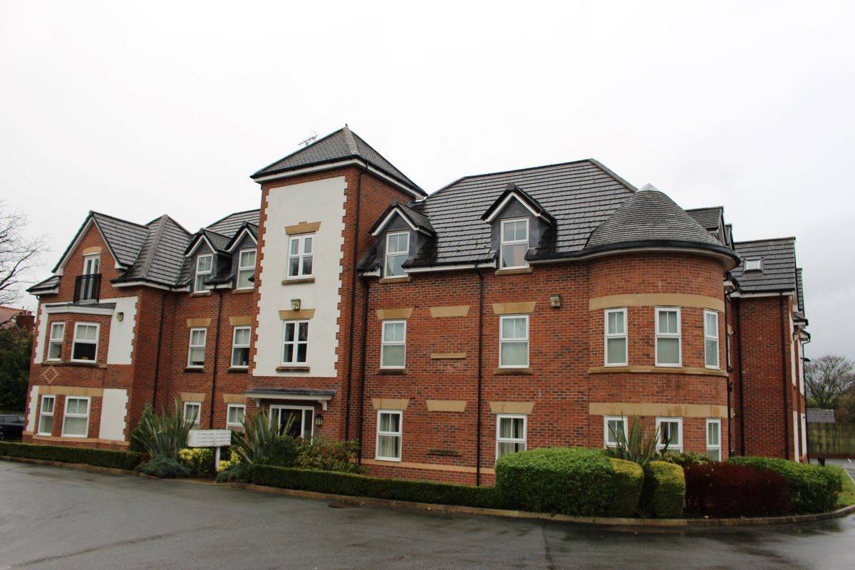 Apartment 11 Delamere House 79 Fluin Lane, Frodsham, Cheshire, WA6 7QU