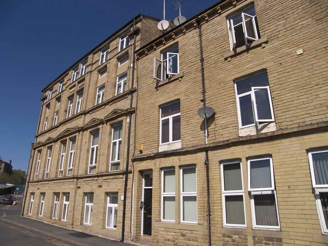 Flat 3, 12 Stead Street, Shipley, West Yorkshire, BD17 7BW