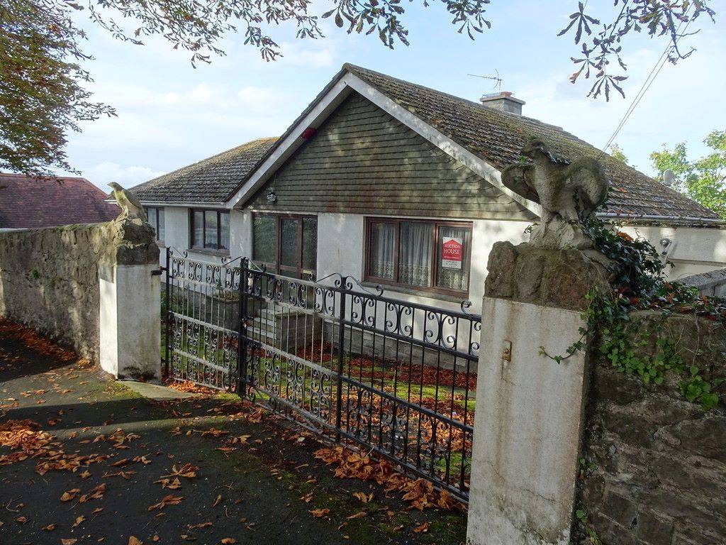 Silverglades St. Lukes Road North, Torquay, Devon, TQ2 5PD