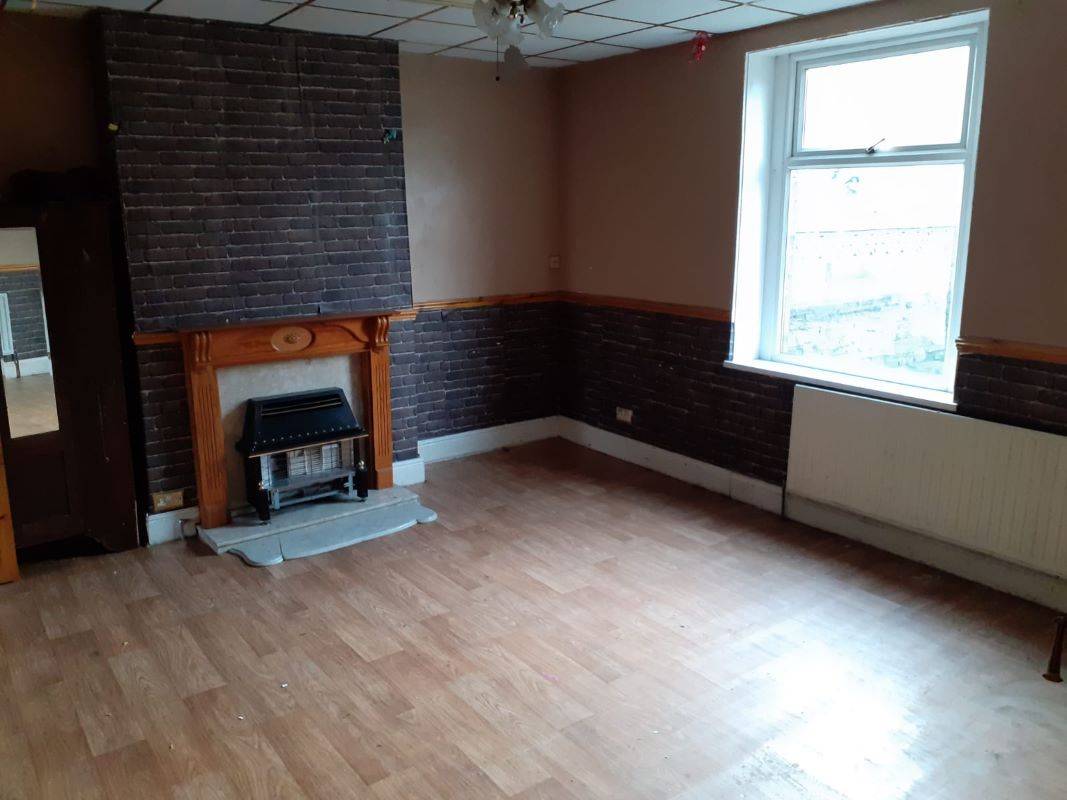 229 Girlington Road, Bradford, West Yorkshire, BD8 9NX