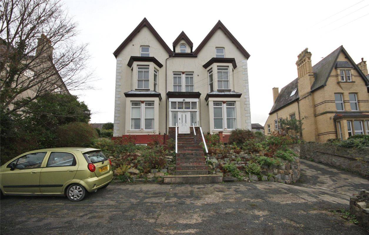 Flat 5, St Davis Road Gorffwysfa, Caernarfon, Gwynedd, LL55 1BH